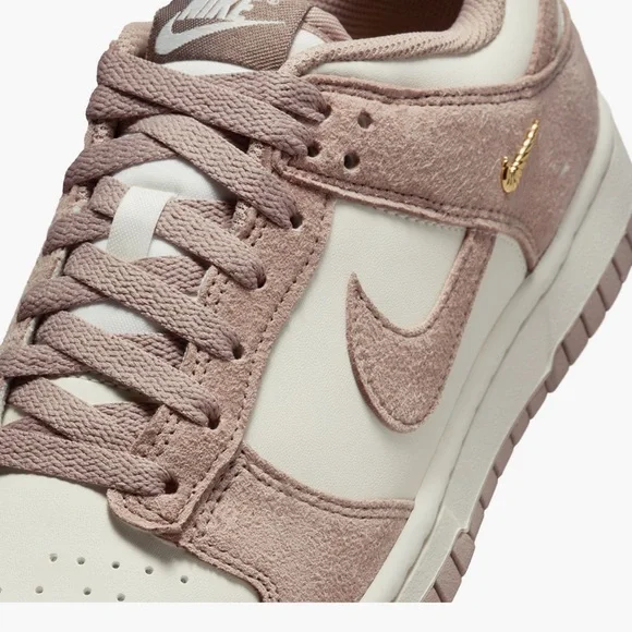 Women Nike Dunk Low - Picture 5 of 6